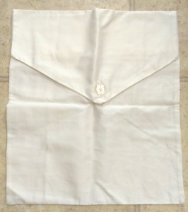 Something that looks like a cloth envelope.